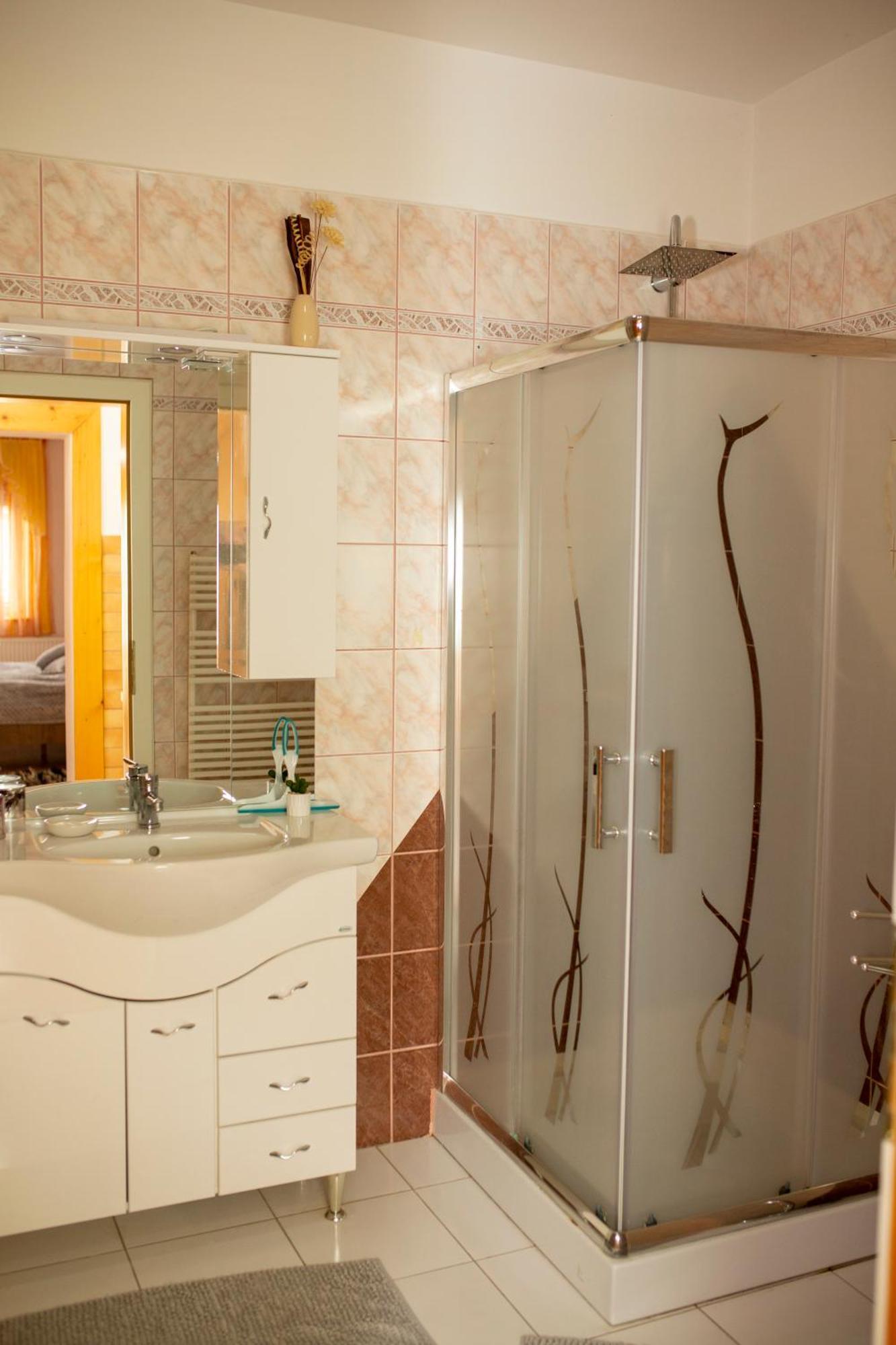 Huerkecz Apartmanhaz Hévíz Extérieur photo